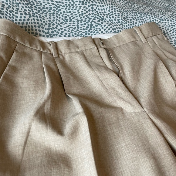 Aritzia Effortless Pants in Birch, size 16. - Picture 6 of 6